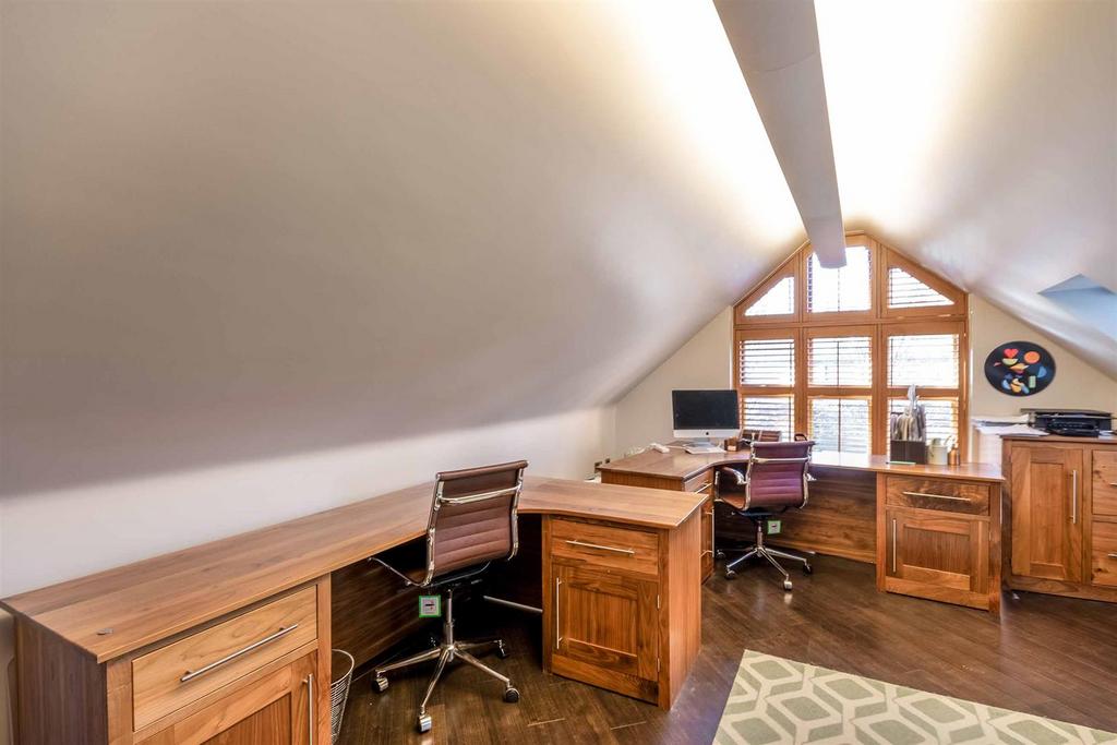 Bedroom 2 / Study