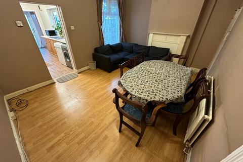 undefined, Oswald Road, Southall, UB1
