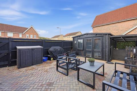 undefined, Frobisher Gardens, Chafford Hundred RM16