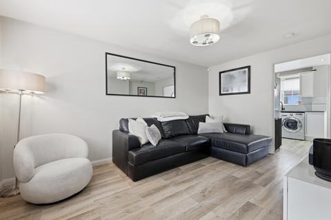 undefined, Frobisher Gardens, Chafford Hundred RM16