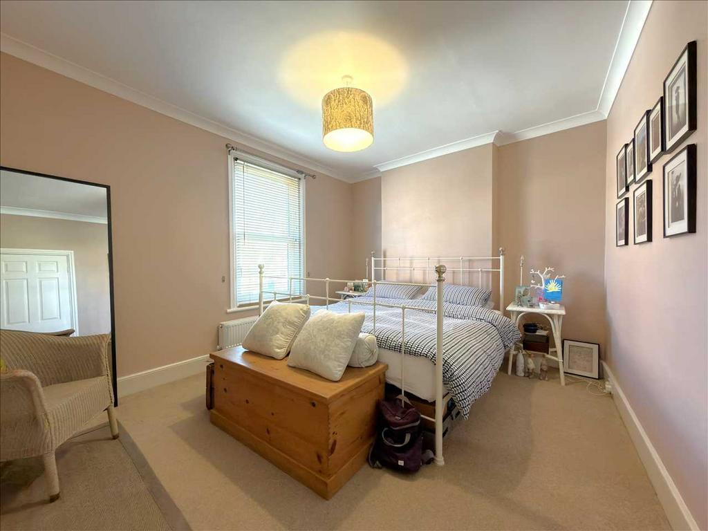 Bedroom (front)