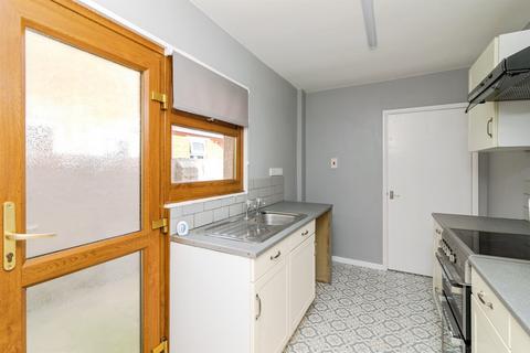 3 bedroom house to rent, Selby Street, LOWESTOFT