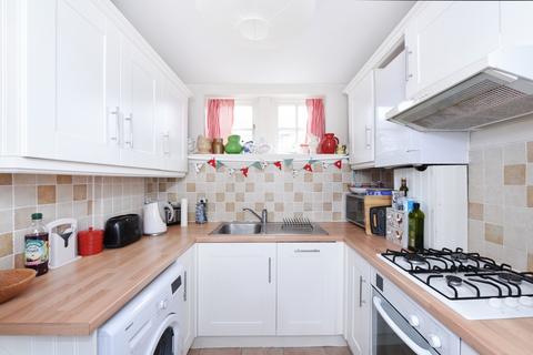 2 bedroom flat to rent, St. Cuthberts Road, Kilburn, London, NW2