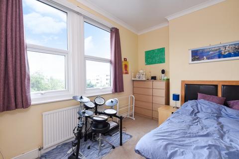 2 bedroom flat to rent, St. Cuthberts Road, Kilburn, London, NW2