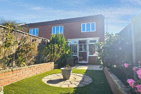 2 bedroom end of terrace house for sale, Overman Close, Stourbridge DY9