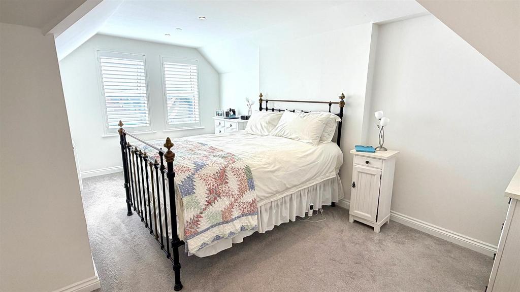 Abbey rd 37 flat 6 bed 1 pic 1.jpg