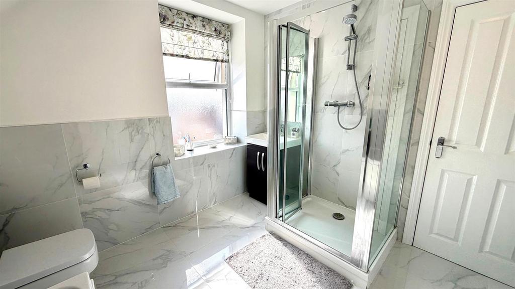 4 piece bathroom