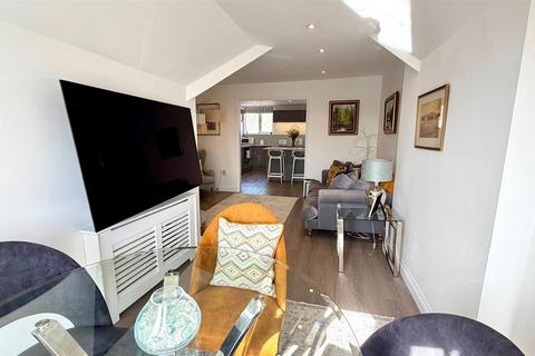 2 bedroom apartment for sale, Abbey Road, Llandudno