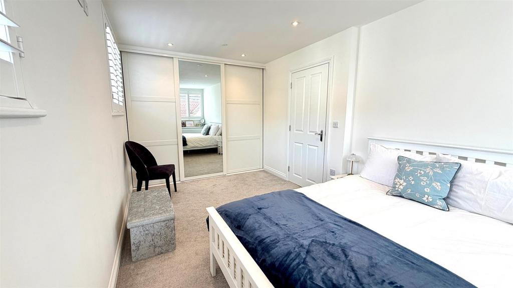 Dual aspect bedroom 2