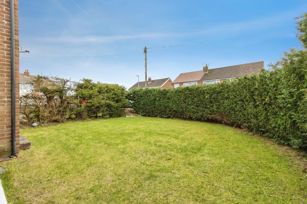 House in Leeds, Monkswood, West Yorkshire - View 4
