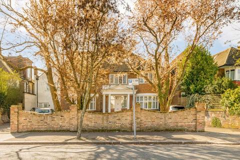 3 bedroom flat for sale, Aylestone Avenue, London NW6