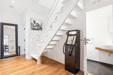 3 bedroom flat for sale, Aylestone Avenue, London NW6