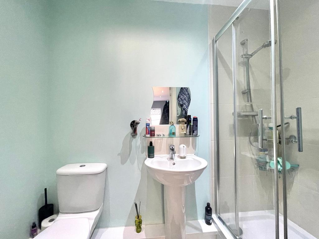Bedroom 1 ensuite