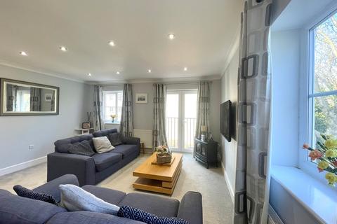 4 bedroom end of terrace house for sale, Miners Way, Halifax, HX3