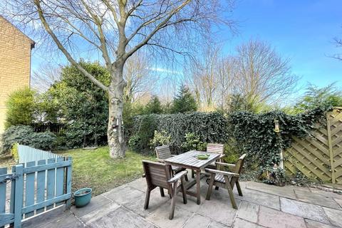 4 bedroom end of terrace house for sale, Miners Way, Halifax, HX3