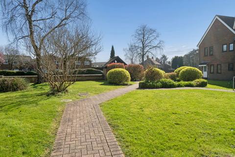 2 bedroom flat for sale, Giles Gate, Great Missenden HP16