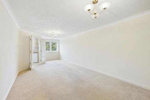 2 bedroom flat for sale, Conrad Court, Butts Road, Stanford-Le-Hope, SS17 0JR