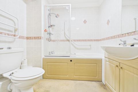 2 bedroom flat for sale, Conrad Court, Butts Road, Stanford-Le-Hope, SS17 0JR