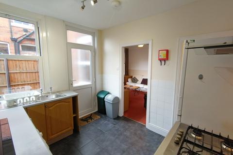 4 bedroom house to rent, Marlborough Road, Nottingham NG9