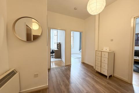 2 bedroom flat to rent, High Street, Glasgow, G1
