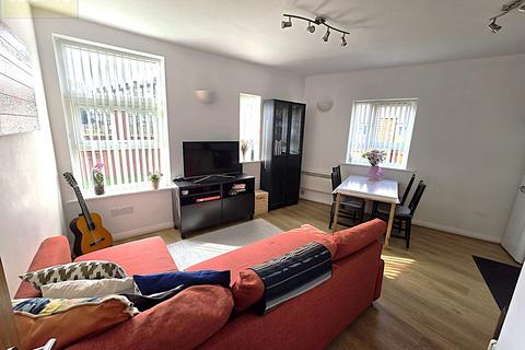 2 bedroom apartment to rent, Royce Road, Manchester, M15