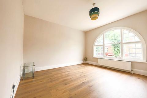 undefined, Northfield Avenue, Northfields, W13
