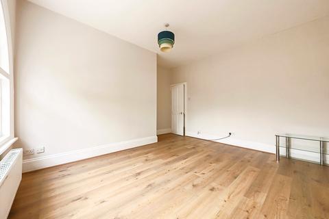undefined, Northfield Avenue, Northfields, W13
