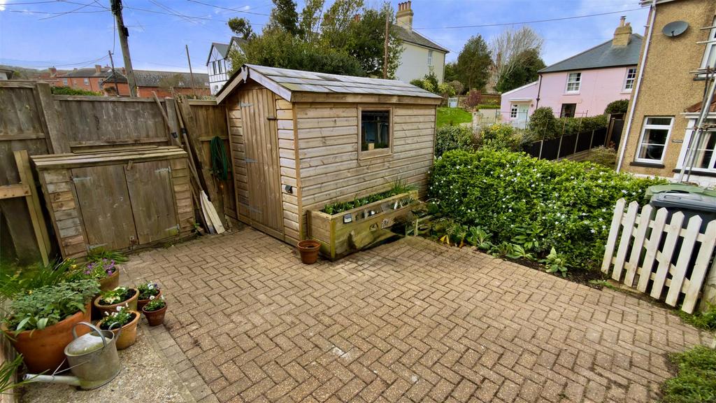 Front Garden and Shed.jpg
