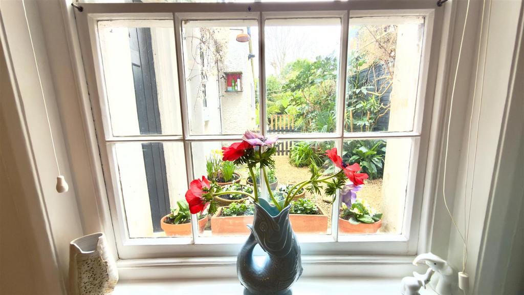 Dining Room View to garden.jpg