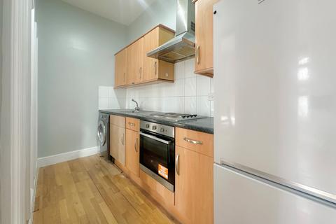 Studio to rent, Venner Road, London, SE26