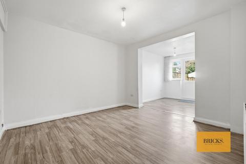 4 bedroom house to rent, Forest Road, Barkingside IG6