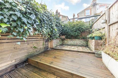 2 bedroom flat to rent, Garratt Terrace, London SW17