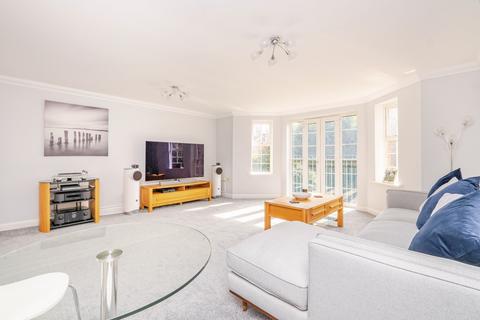 2 bedroom flat for sale, Goring Court, Bramber Road, Steyning, West Sussex, BN44