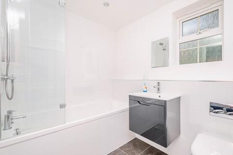 2 bedroom flat for sale, Goring Court, Bramber Road, Steyning, West Sussex, BN44