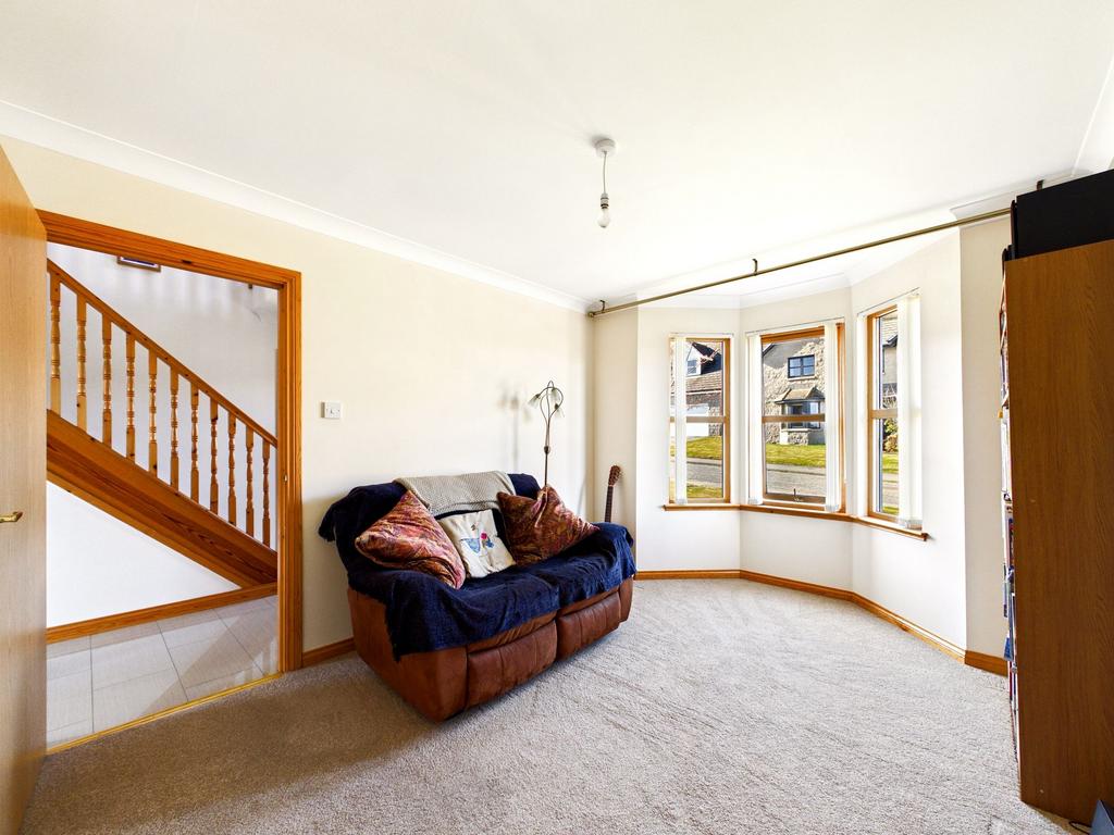 Dining Room/Bedroom 5