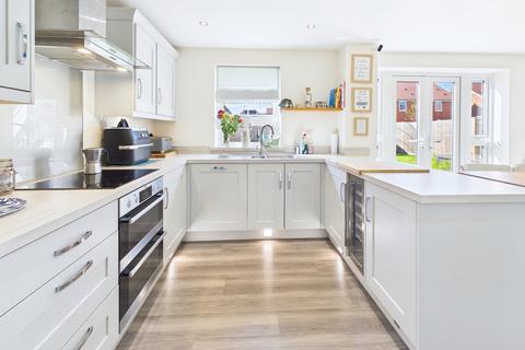 4 bedroom detached house for sale, Watergrove Close, Peterborough PE7