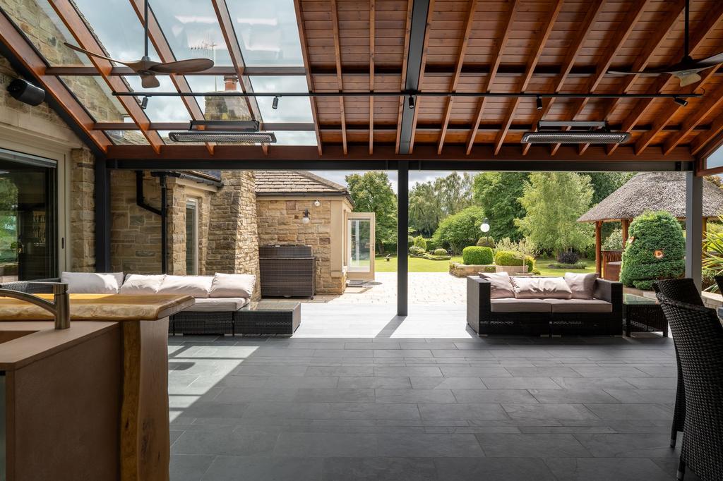 Outdoor Entertaining Terrace