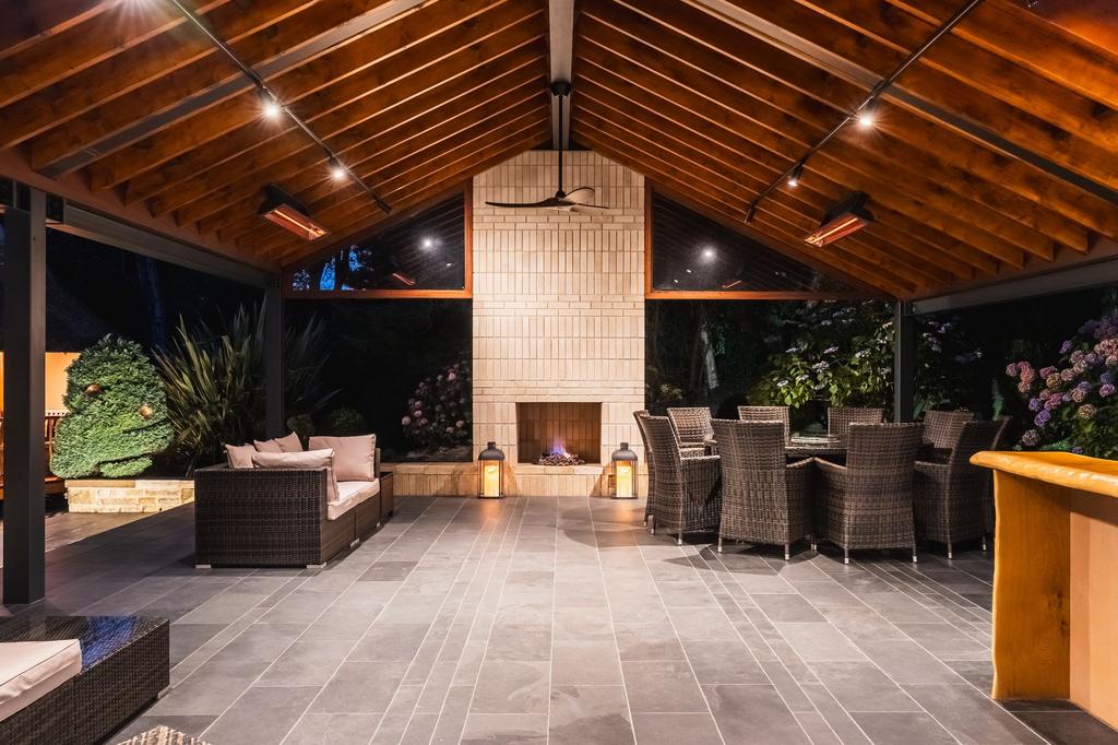 Outdoor Entertaining Terrace