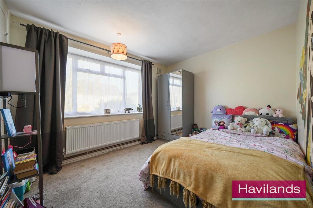 Merryhills Court-5.jpg