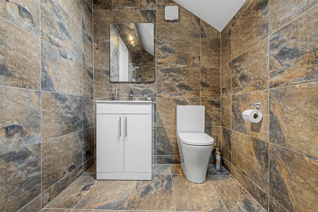 En Suite 1 2.jpeg