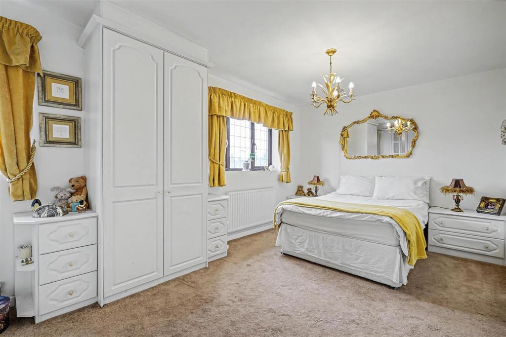 Bedroom 1 1.jpeg