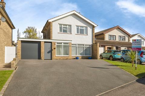3 bedroom detached house for sale, Checkstone Avenue, Bessacarr, Doncaster