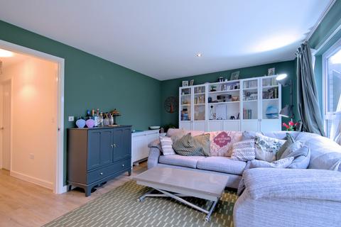 3 bedroom semi-detached house for sale, Medway Court, Westcliff-on-sea, SS0