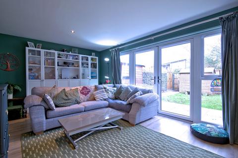 3 bedroom semi-detached house for sale, Medway Court, Westcliff-on-sea, SS0