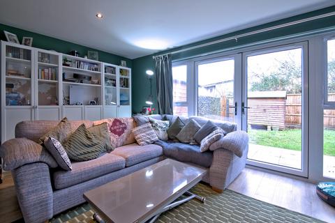 3 bedroom semi-detached house for sale, Medway Court, Westcliff-on-sea, SS0