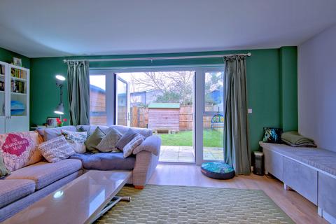 3 bedroom semi-detached house for sale, Medway Court, Westcliff-on-sea, SS0