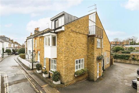 3 bedroom house to rent, Maltings Close, London SW13