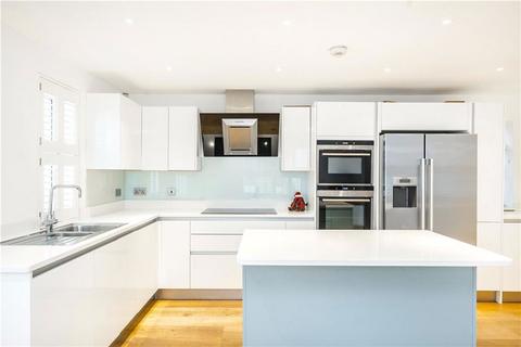 3 bedroom house to rent, Maltings Close, London SW13