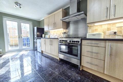 3 bedroom end of terrace house for sale, Simonside Hall, ., South Shields, Tyne and Wear, NE34 9DE