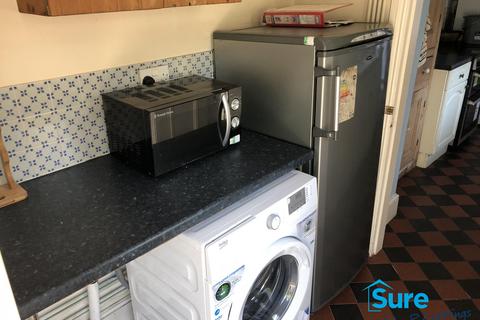 1 bedroom in a house share to rent, Metchley Lane, Harborne. B17